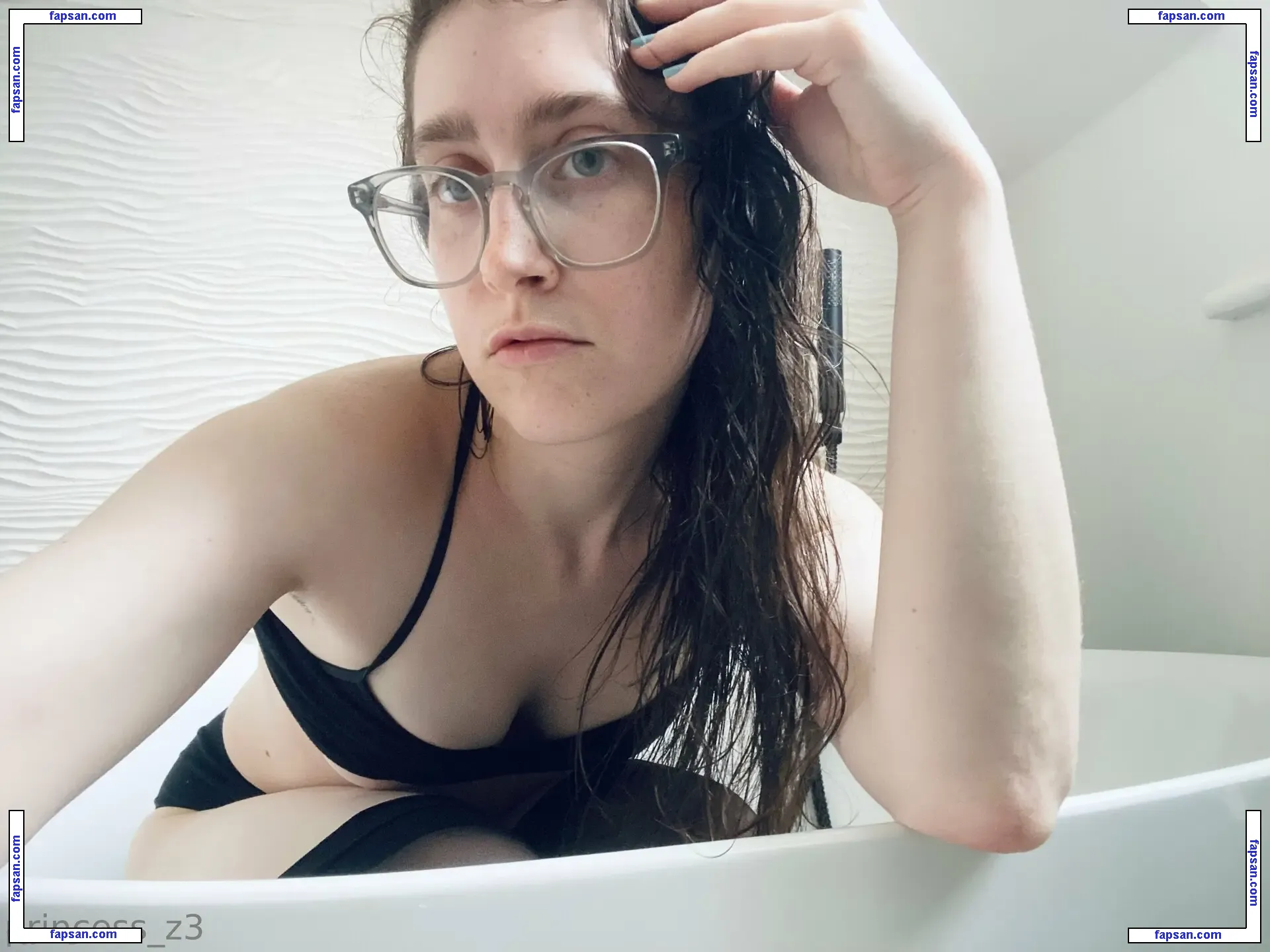 princess_z3 nude photo #0003 from OnlyFans