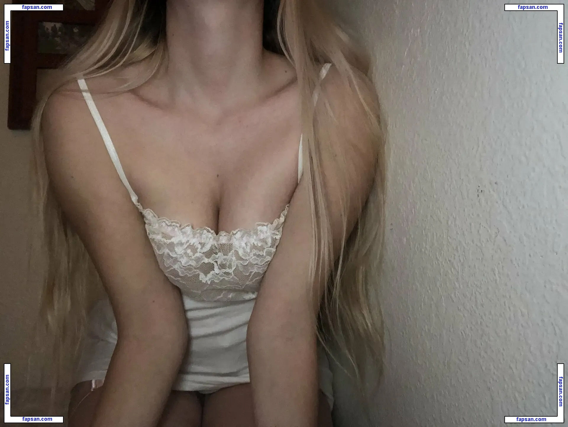 PrincessBinkss nude photo #0020 from OnlyFans