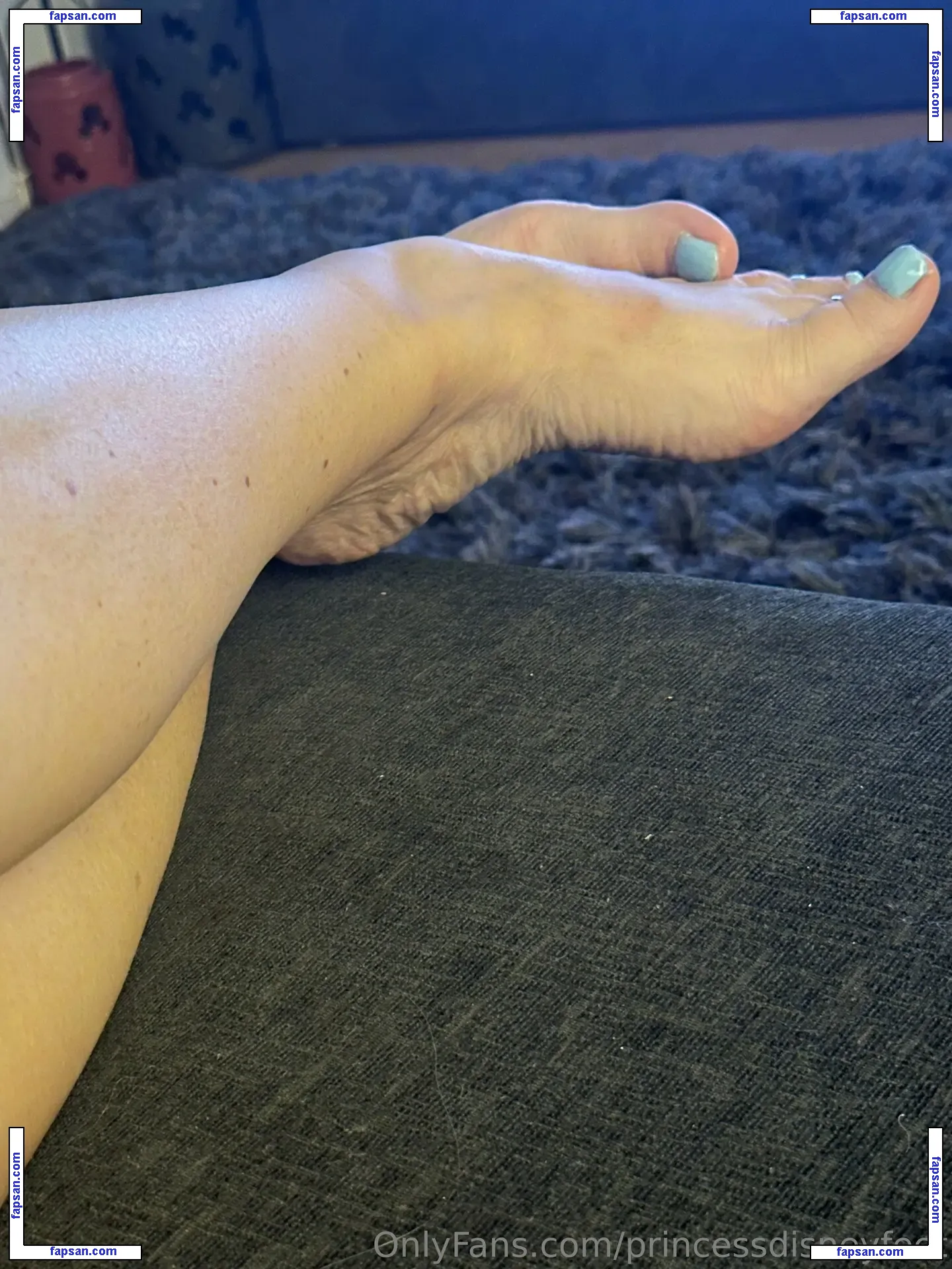 princessdisneyfeet nude photo #0003 from OnlyFans