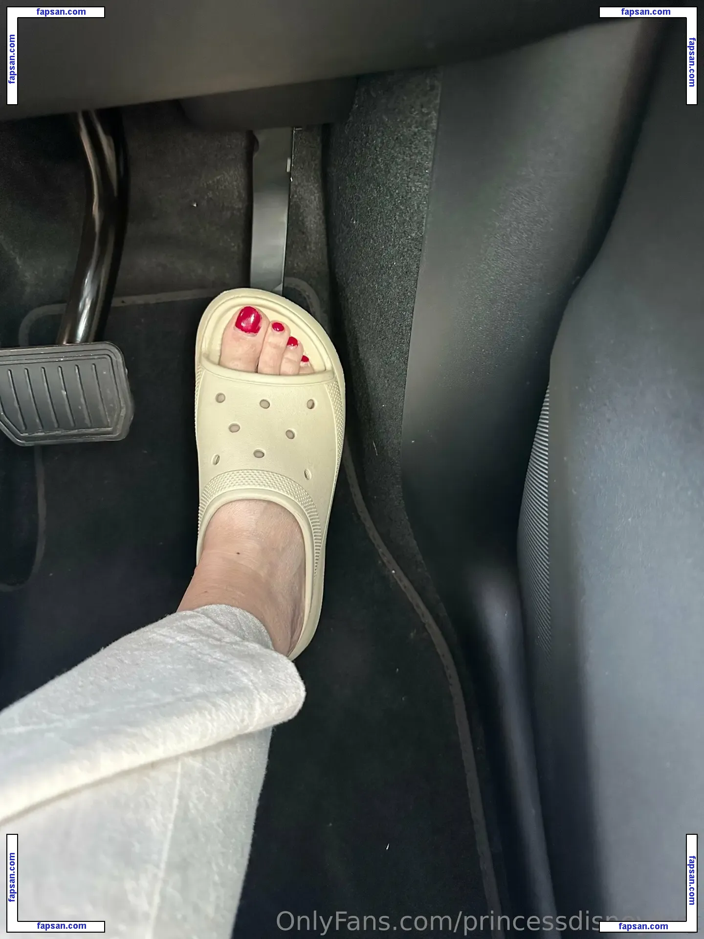 princessdisneyfeet nude photo #0025 from OnlyFans