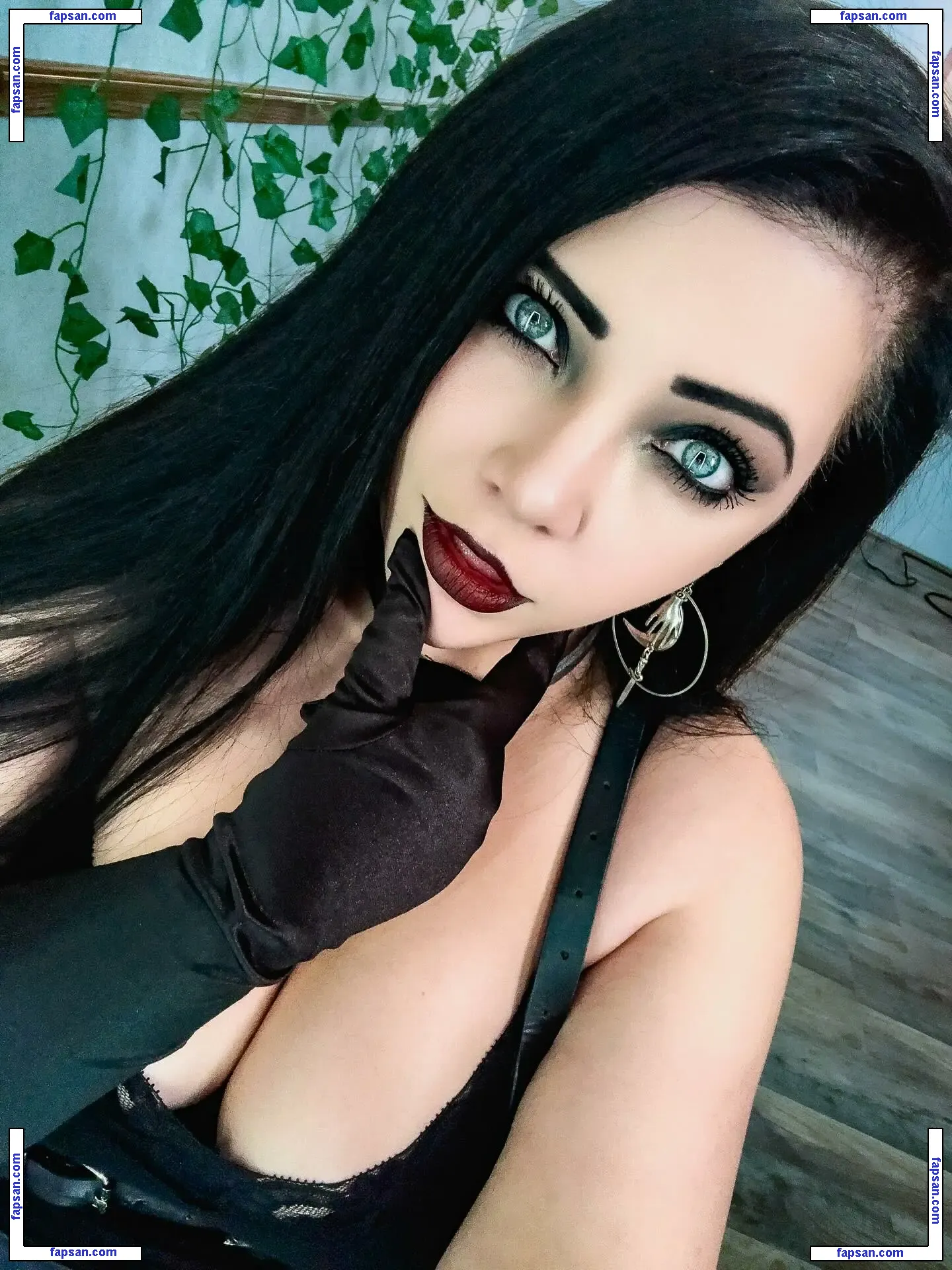 Princessgothicbean nude photo #0068 from OnlyFans