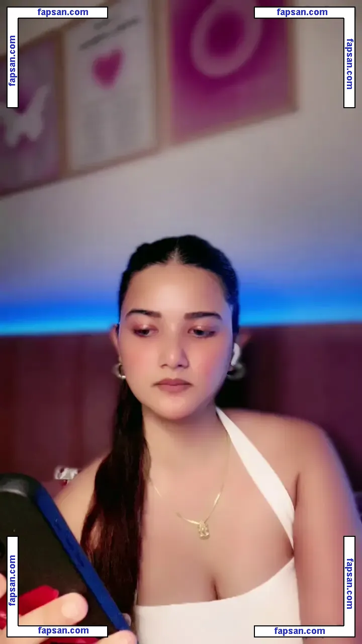 Priyanka Singha голая фото #0007 с Онлифанс