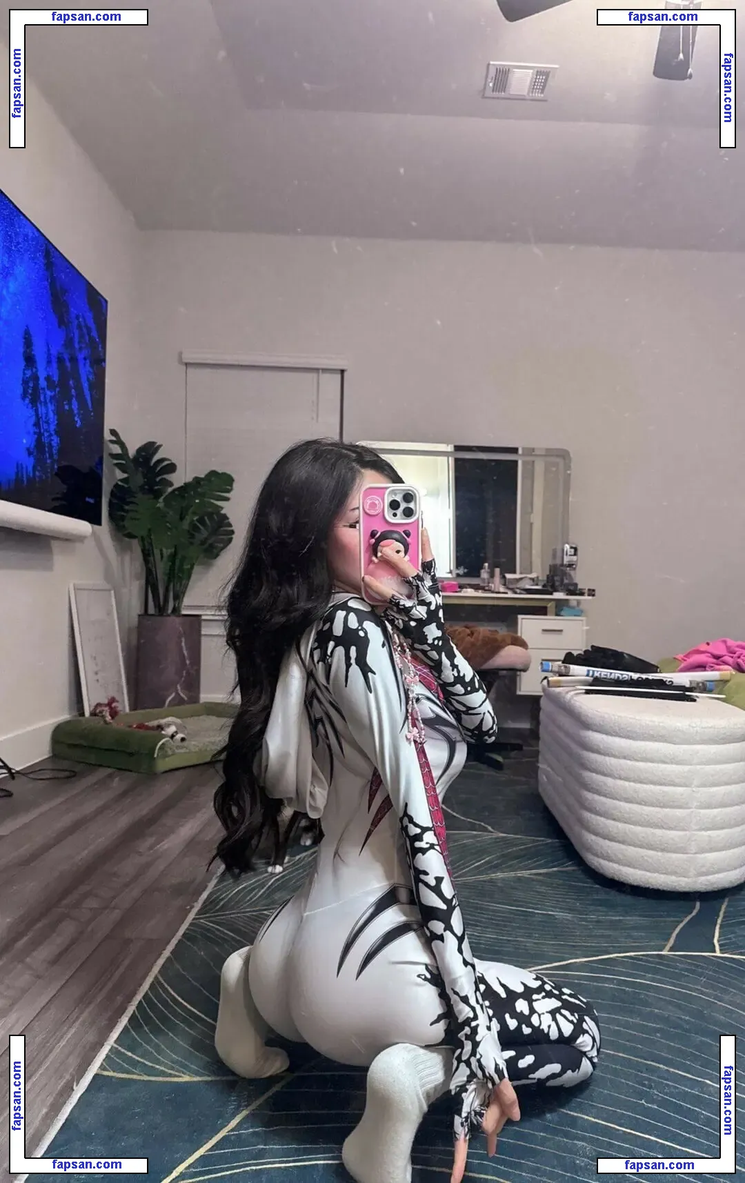 ProperPeach / ProperPeachLive / Yumibaby69 nude photo #0001 from OnlyFans