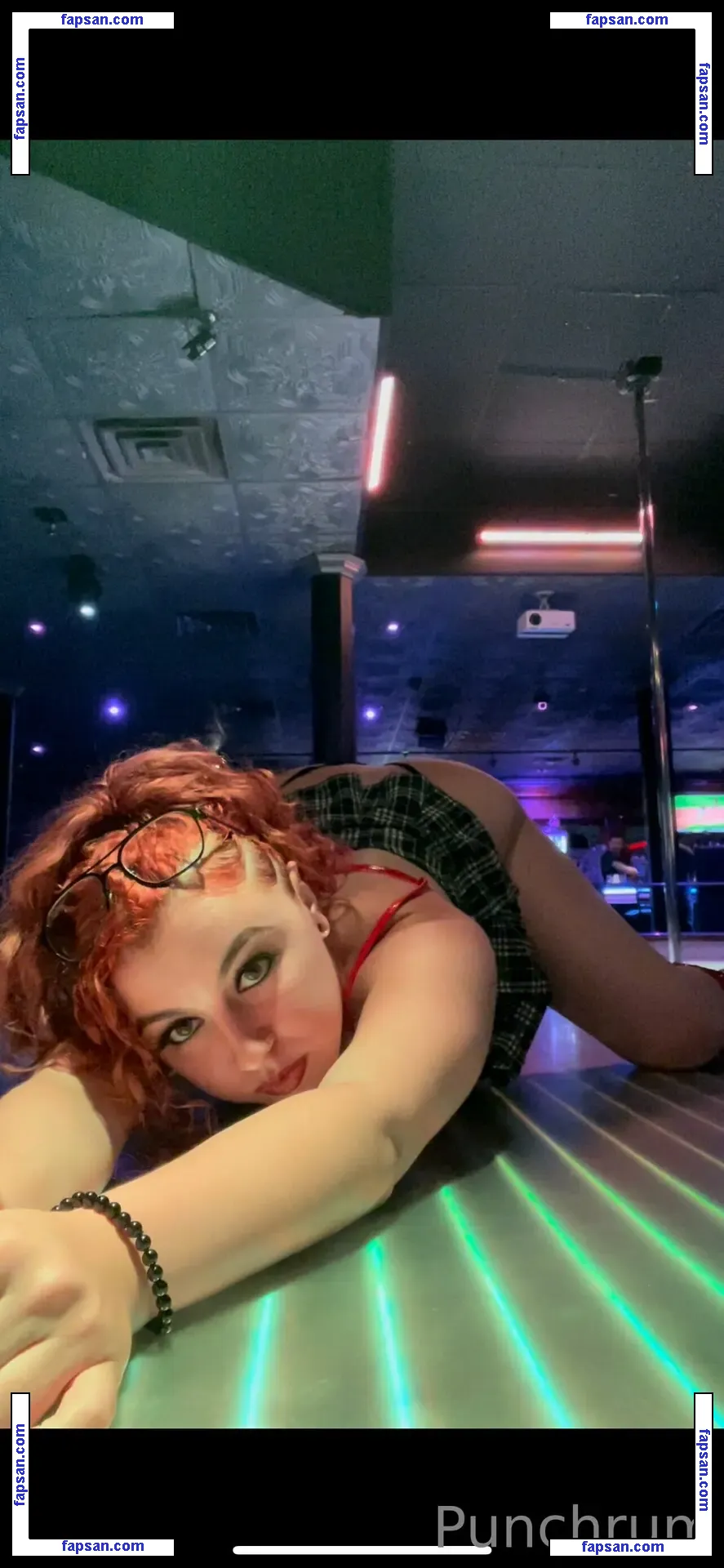 punchrum голая фото #0032 с Онлифанс
