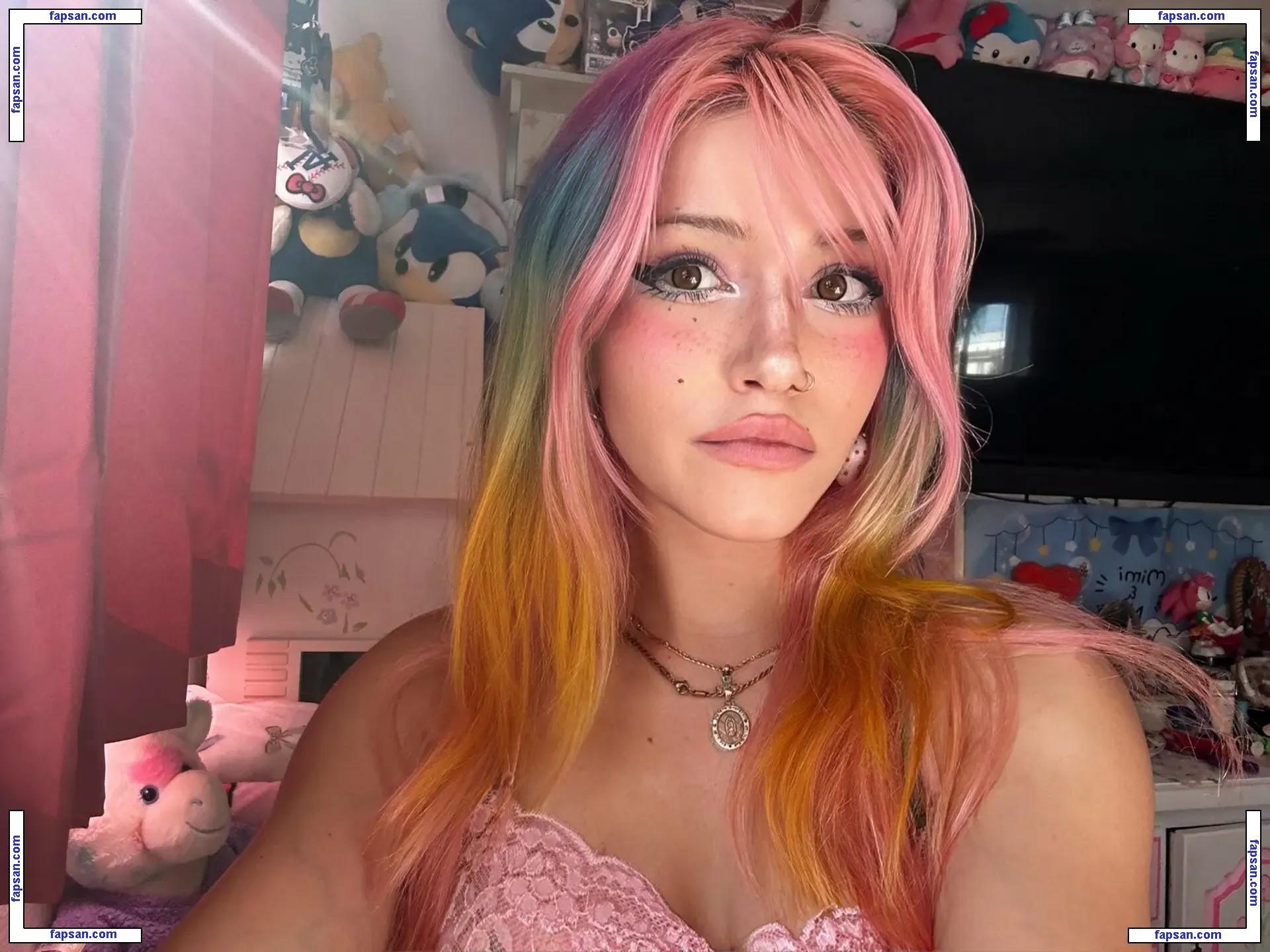 Puresoftie голая фото #0025 с Онлифанс