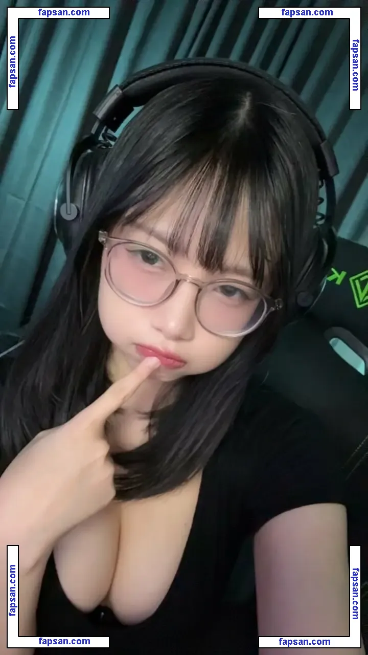 Purrinchu nude photo #0001 from OnlyFans