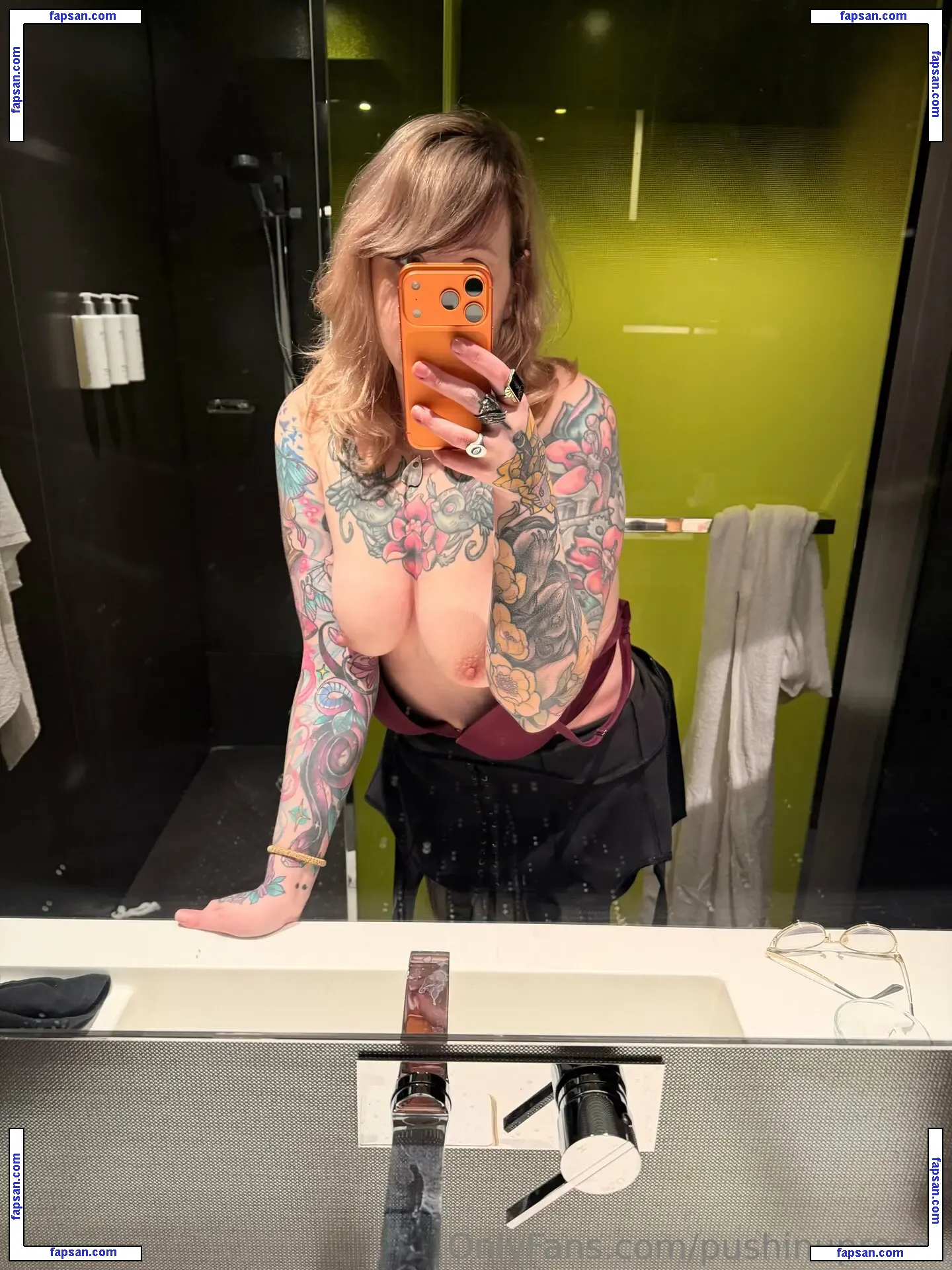 PushingUpRoses голая фото #0355 с Онлифанс