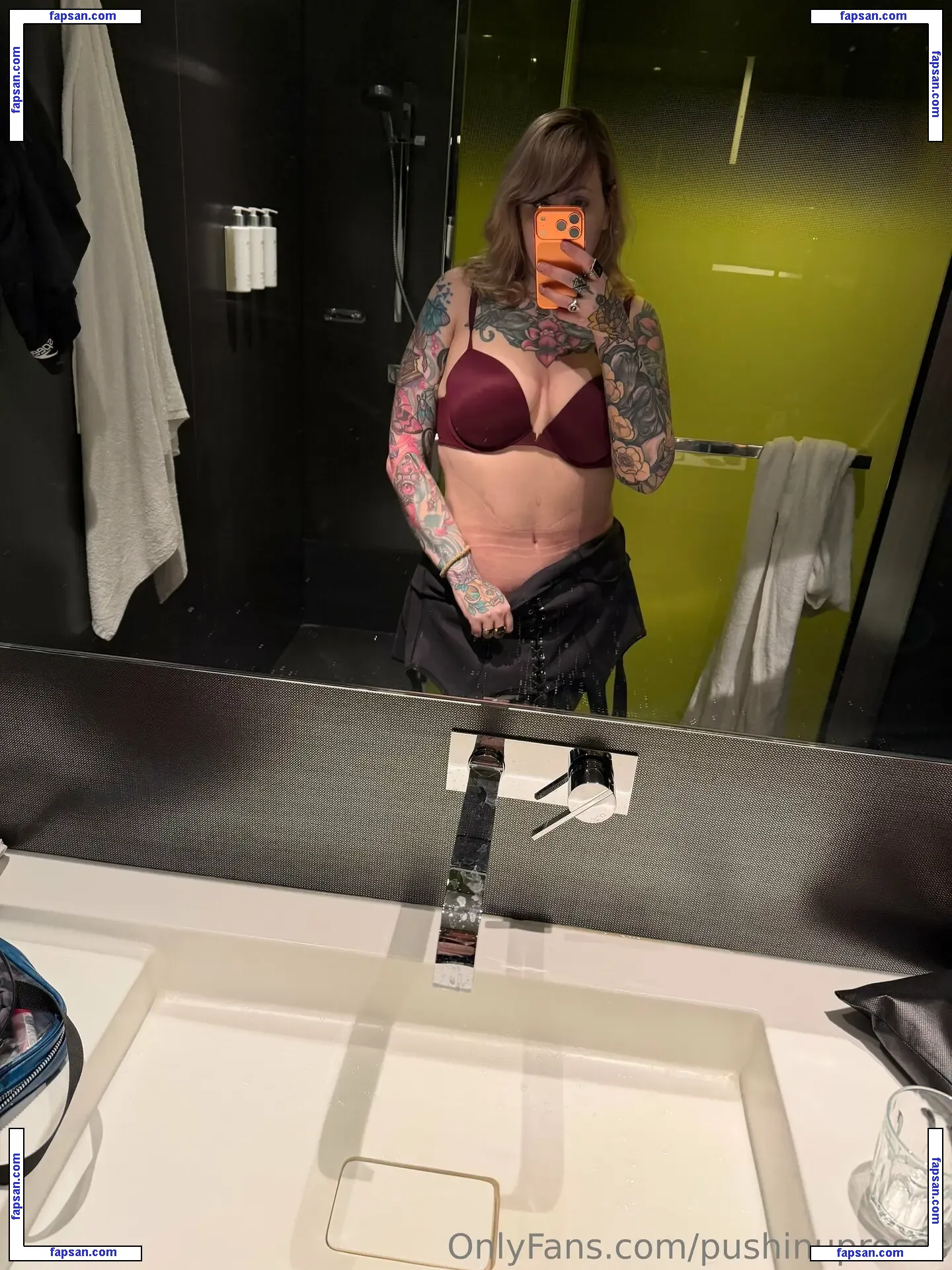 PushingUpRoses голая фото #0356 с Онлифанс