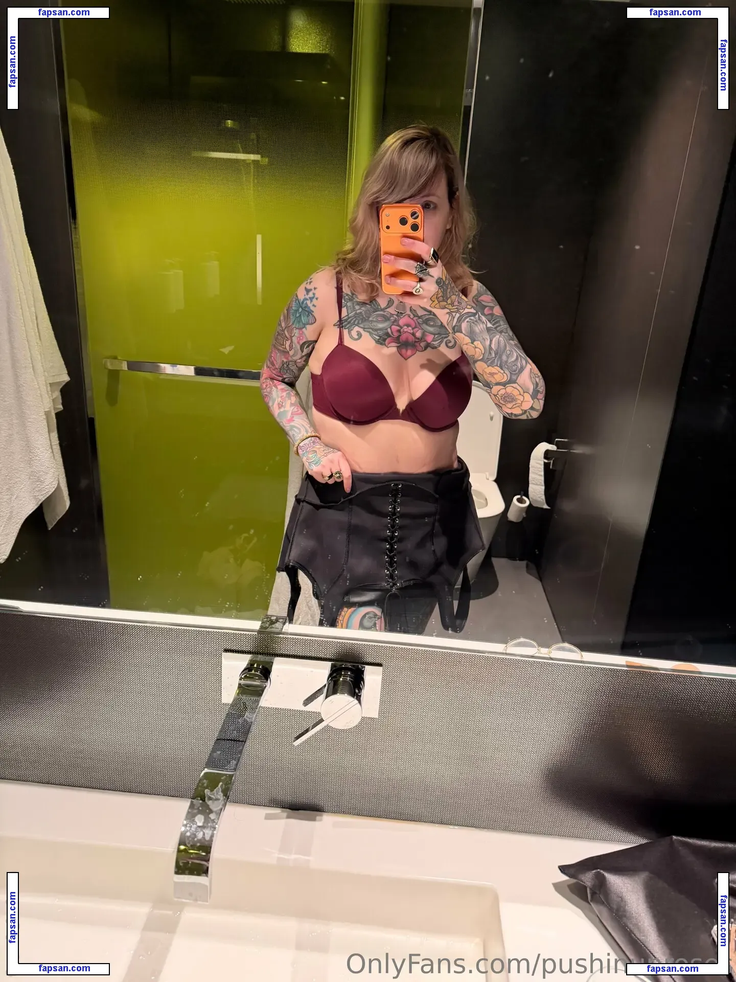 PushingUpRoses голая фото #0358 с Онлифанс