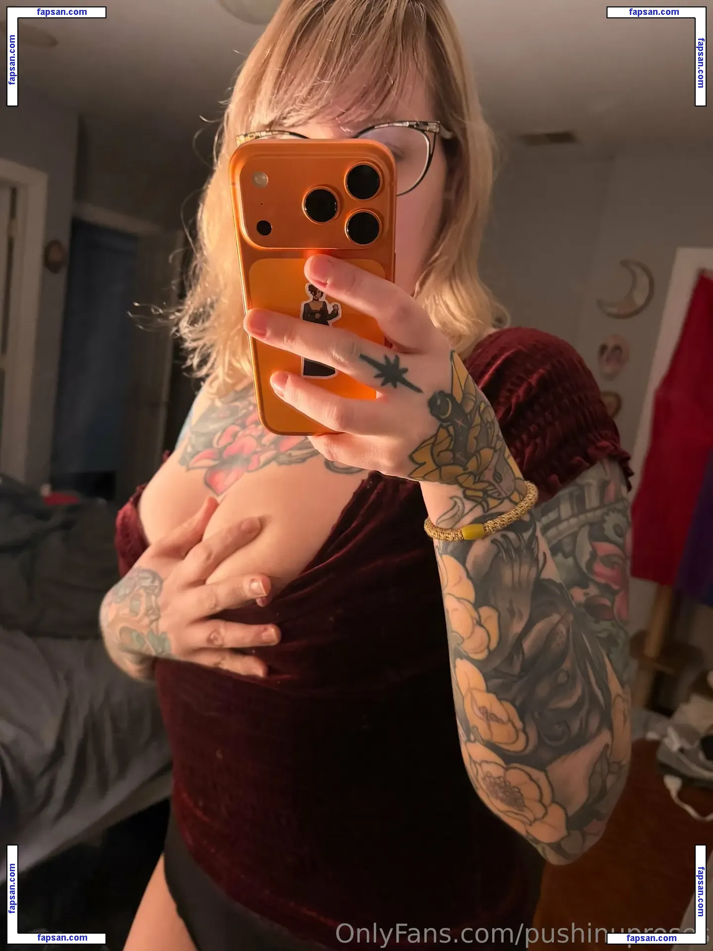 PushingUpRoses голая фото #0363 с Онлифанс