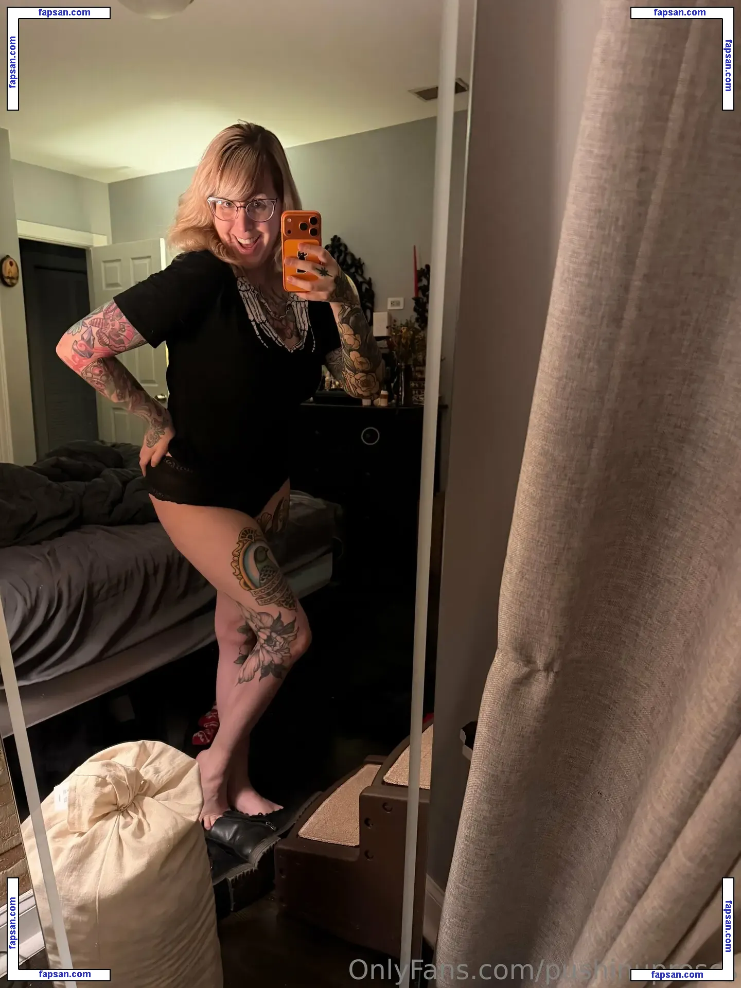 PushingUpRoses голая фото #0364 с Онлифанс