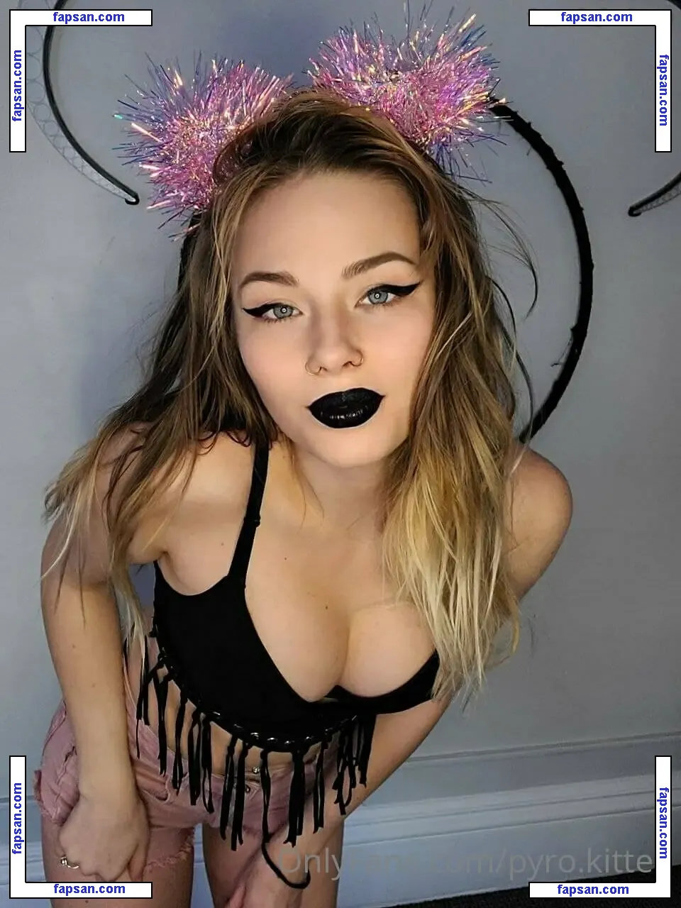 Pyro Kitten nude photo #0106 from OnlyFans
