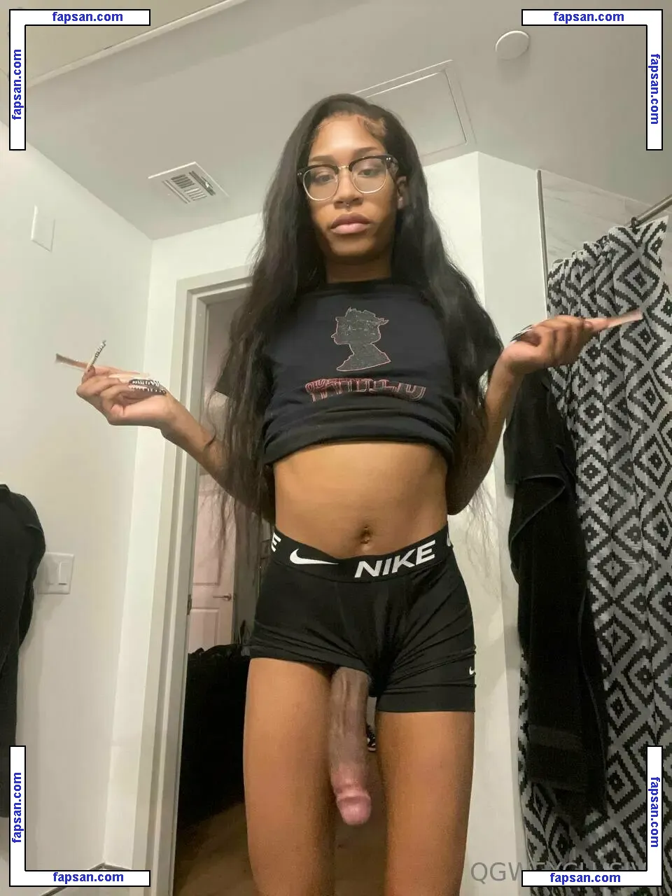 qgwexclusive nude photo #0004 from OnlyFans