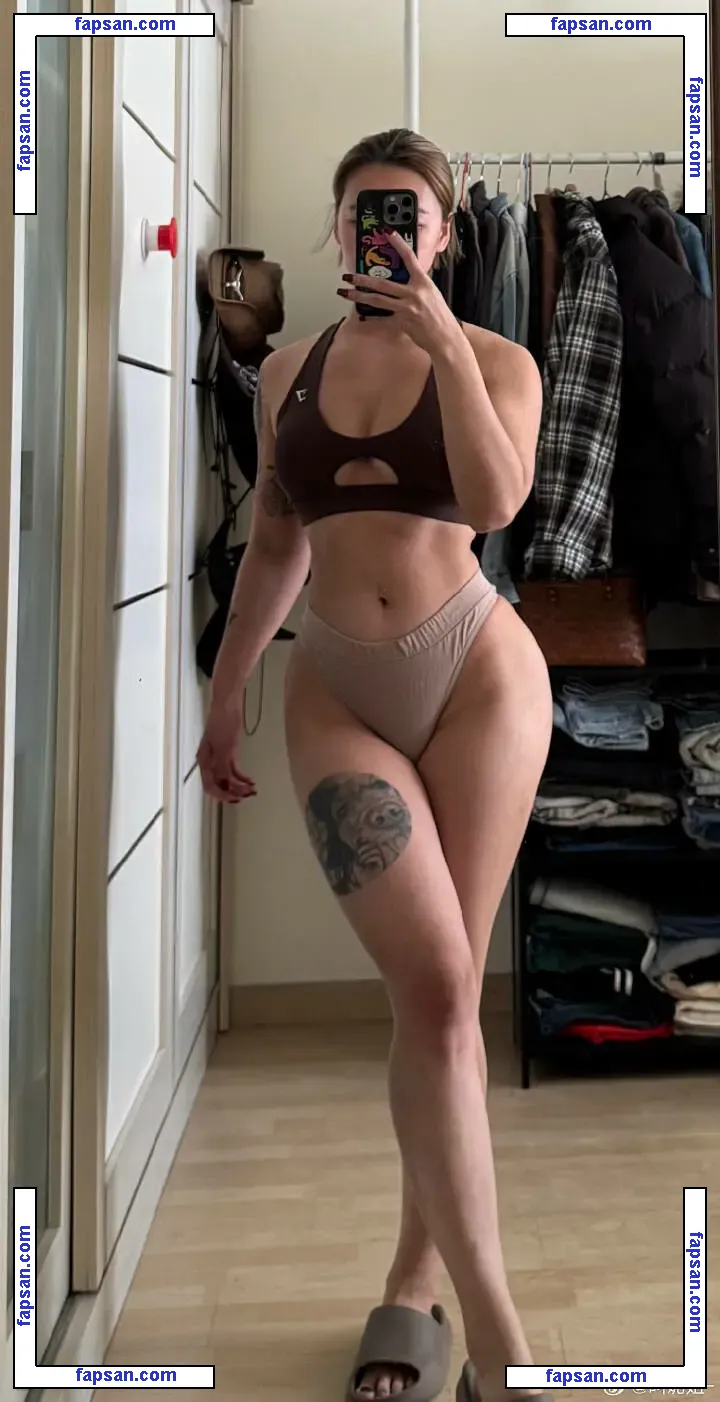 qisevenmonth голая фото #0007 с Онлифанс