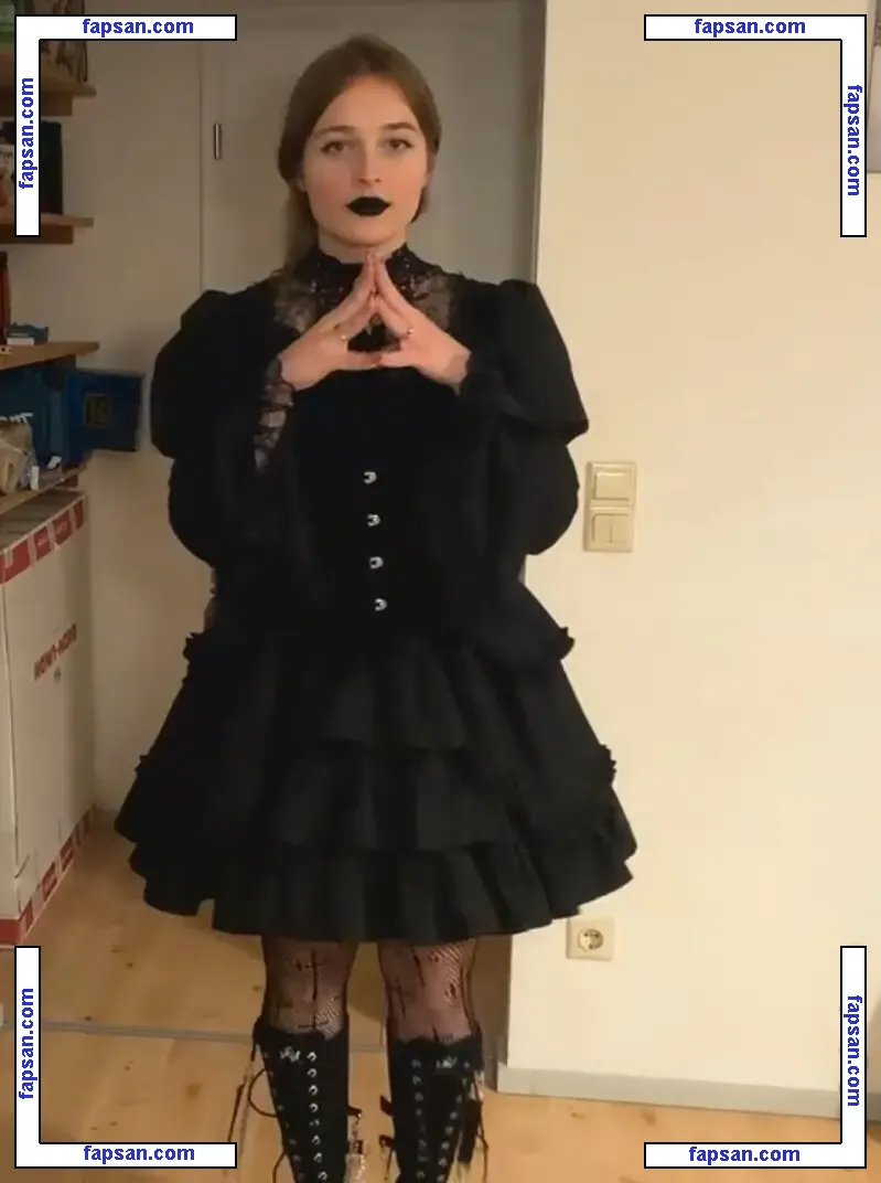 qoqsik голая фото #0030 с Онлифанс