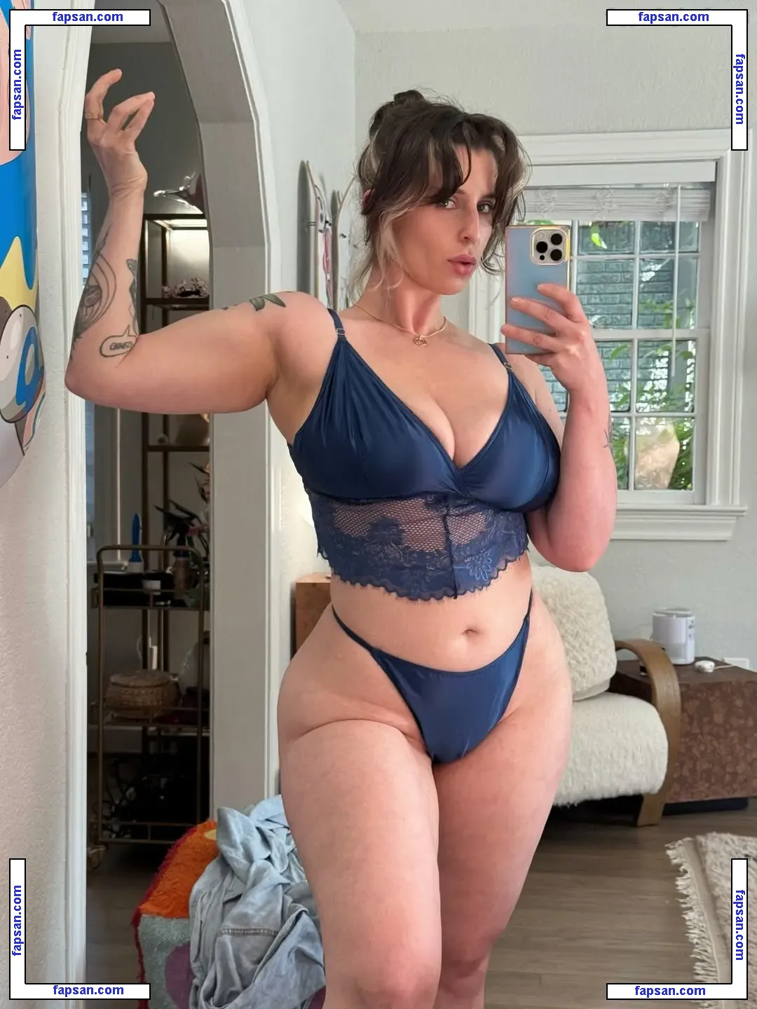 QTsnack голая фото #0654 с Онлифанс