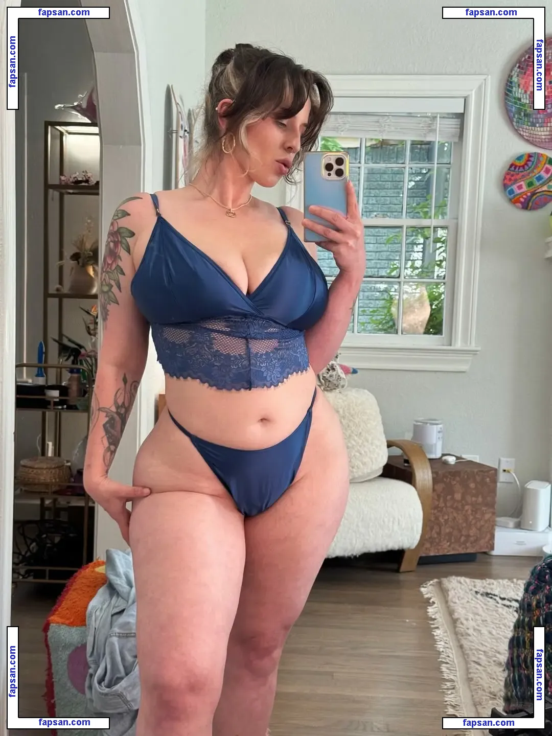 QTsnack голая фото #0655 с Онлифанс