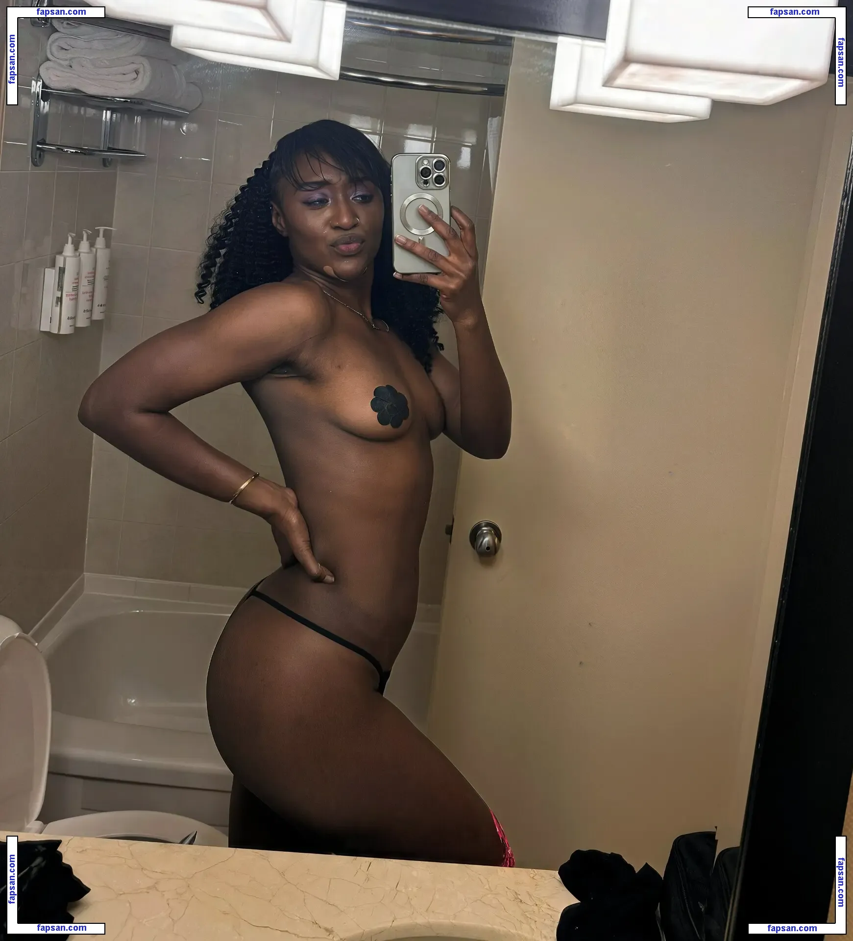 Queen Aminata nude photo #0018 from OnlyFans