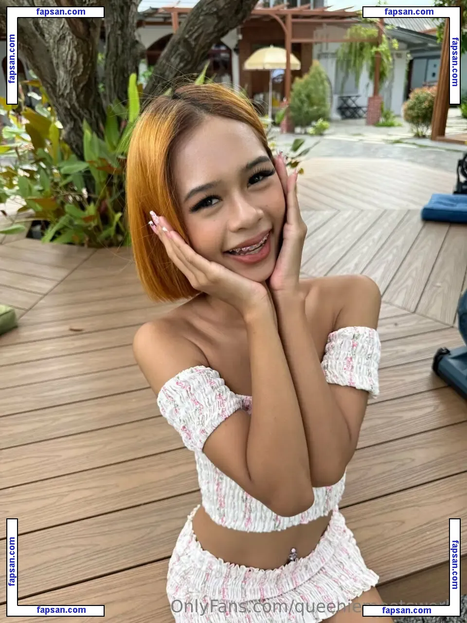 Queenie 18 nude photo #0003 from OnlyFans