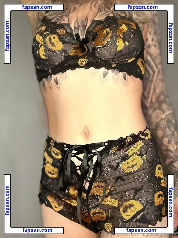 Queeniink69 nude photo #0010 from OnlyFans