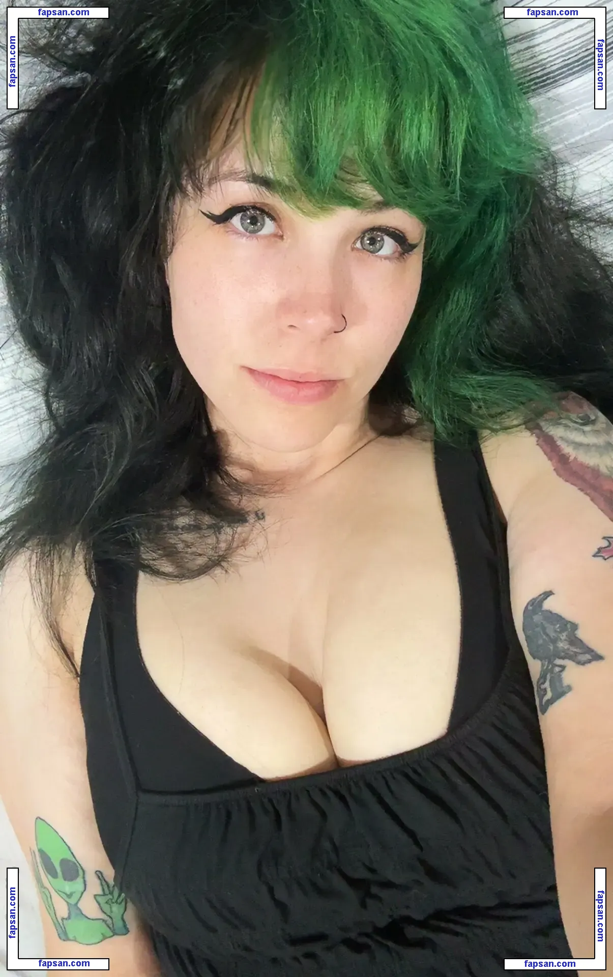 QueenKryptid nude photo #0006 from OnlyFans