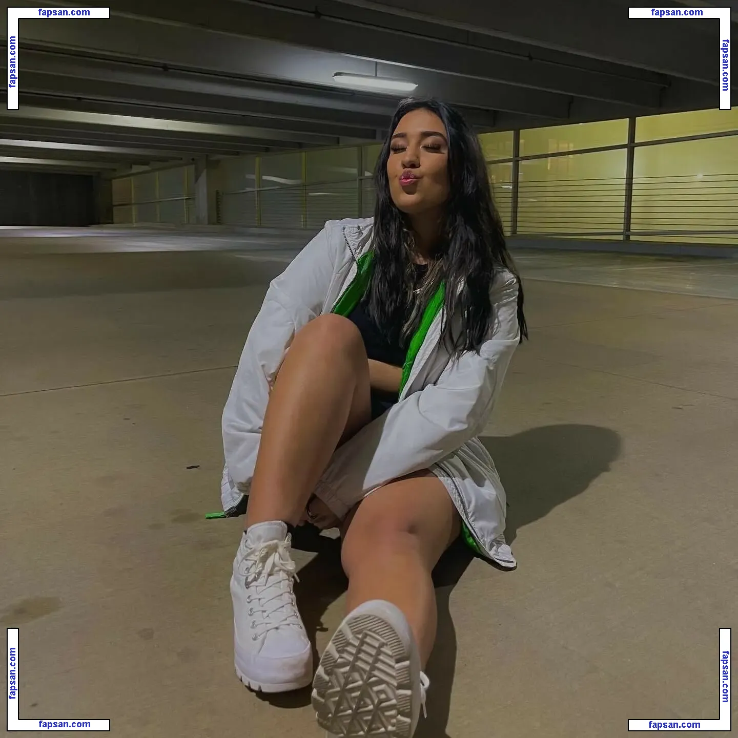 queensav голая фото #0001 с Онлифанс