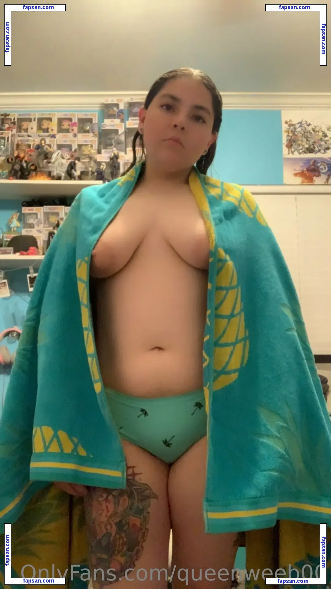 queenweeb00 nude photo #0015 from OnlyFans