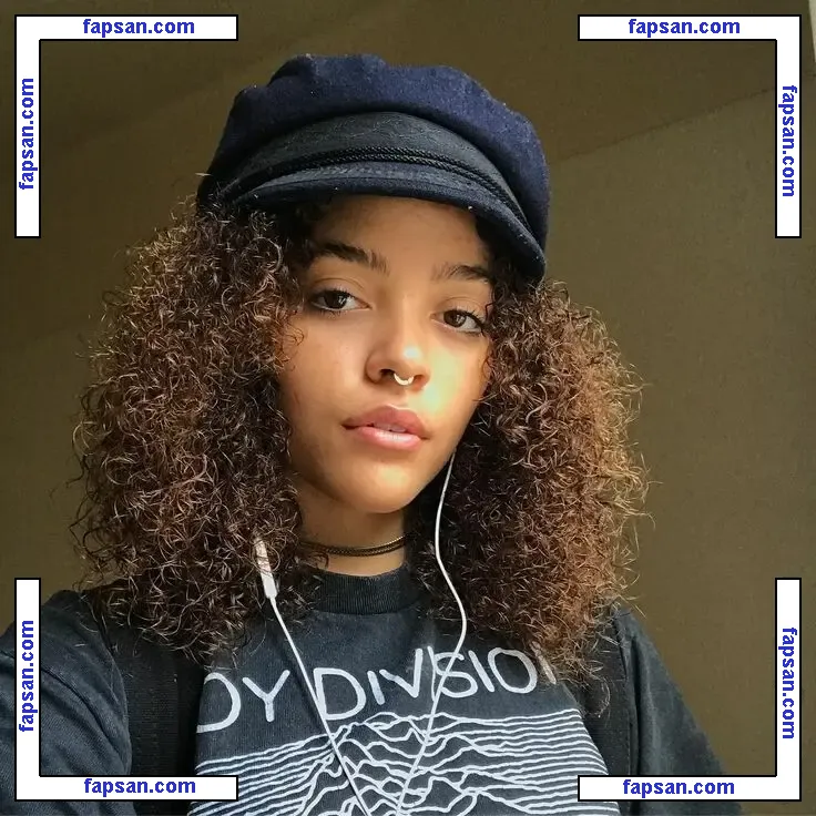 Quintessa Swindell голая фото #0032 с Онлифанс