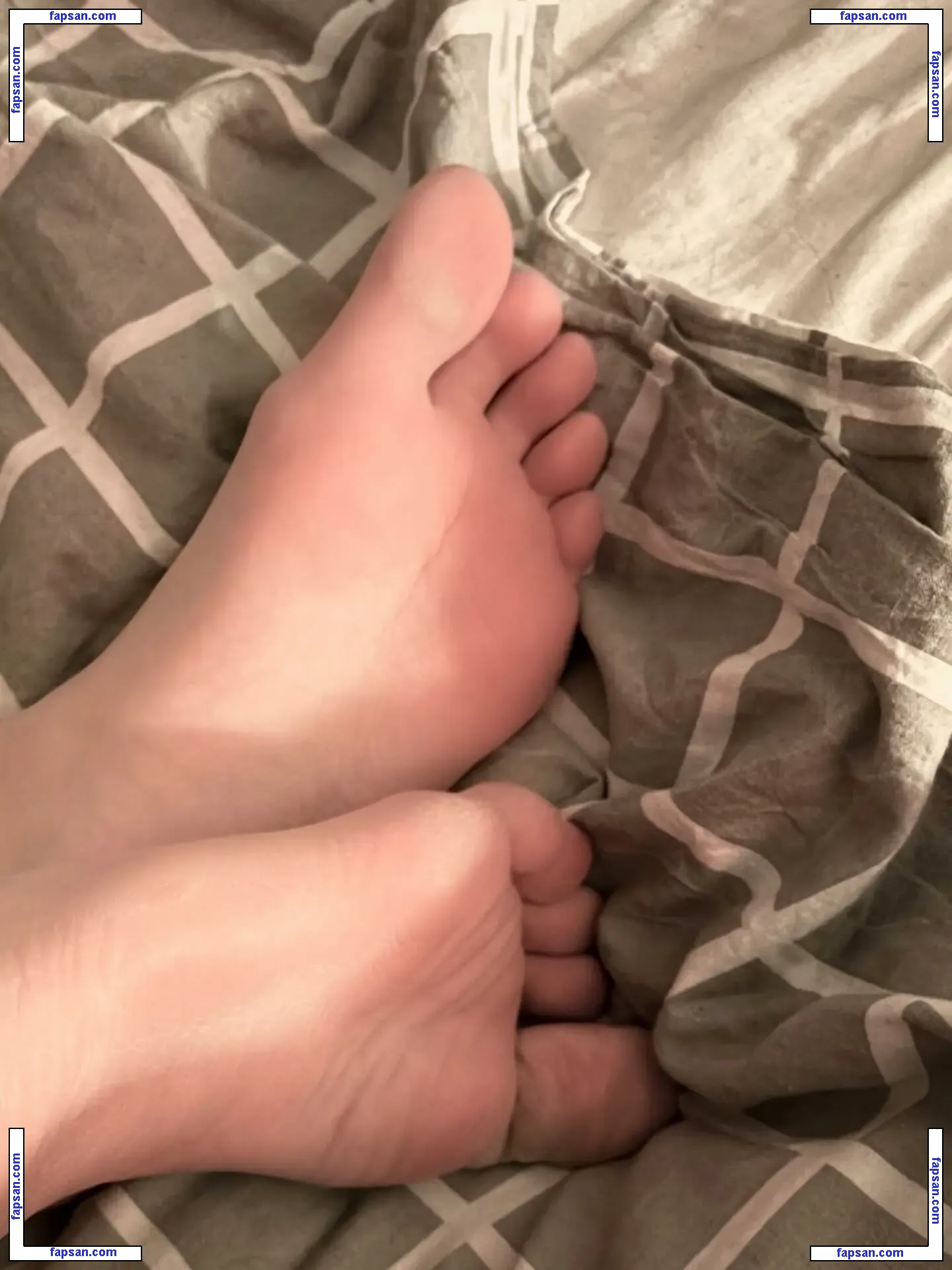 Qusakabi голая фото #0033 с Онлифанс