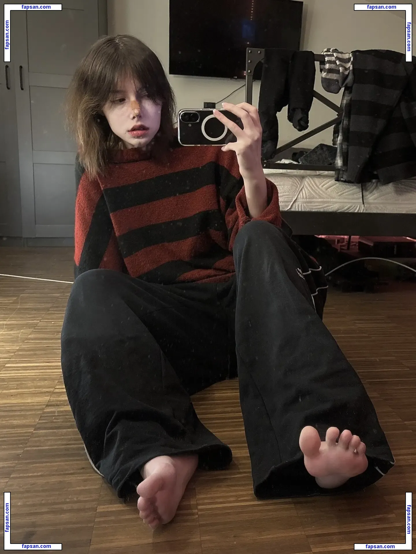 Qusakabi голая фото #0036 с Онлифанс