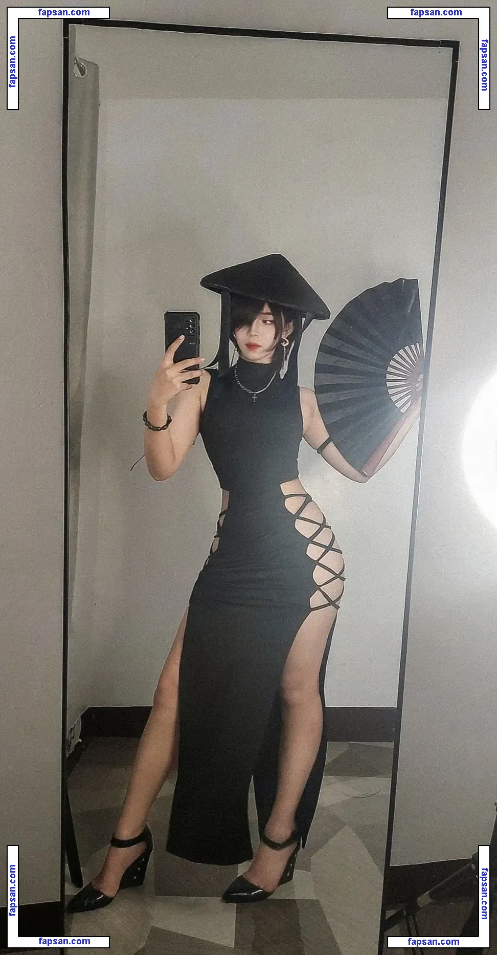 R1_021 nude photo #0026 from OnlyFans