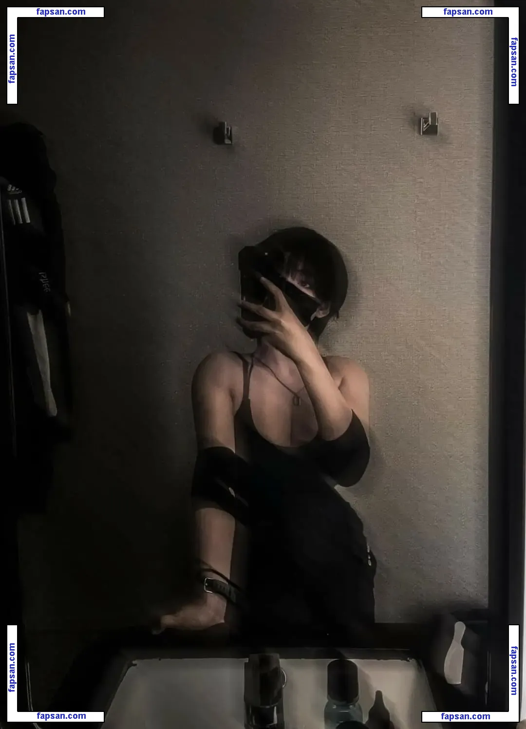 R1_021 nude photo #0093 from OnlyFans