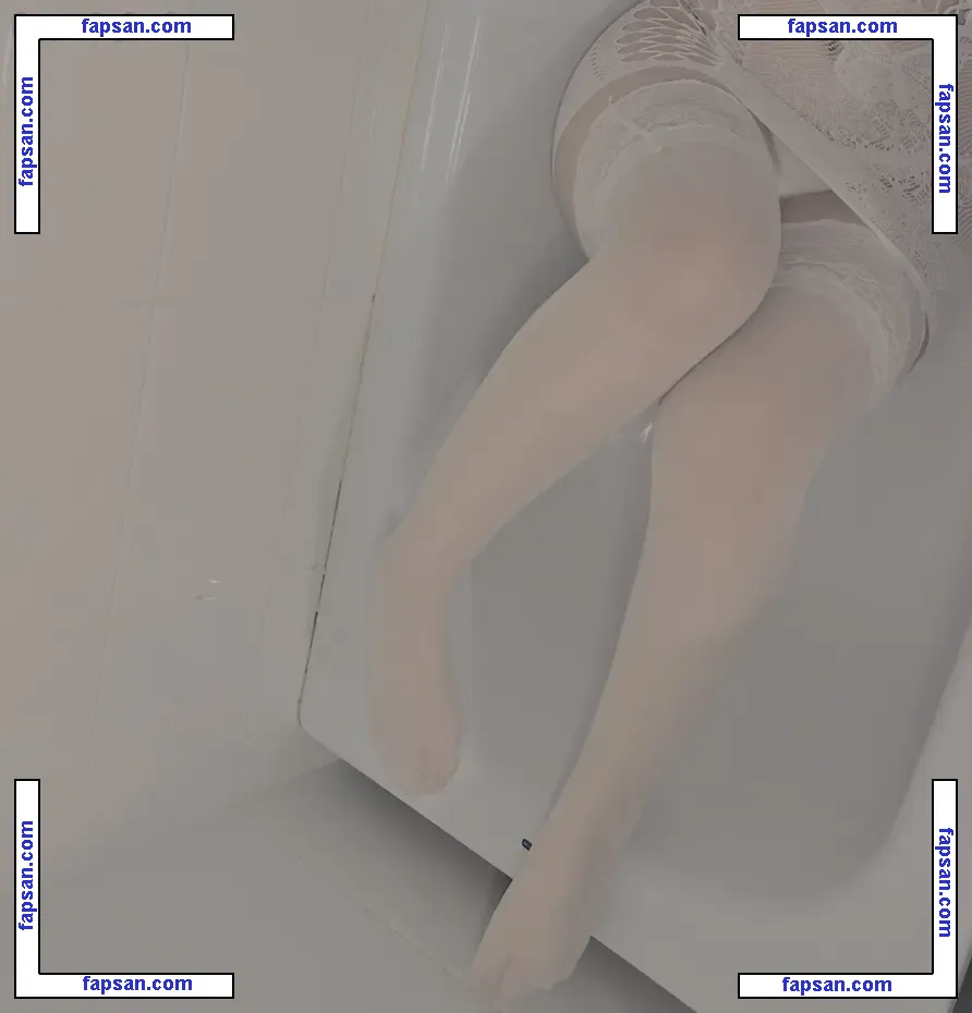 R1nari nude photo #0037 from OnlyFans