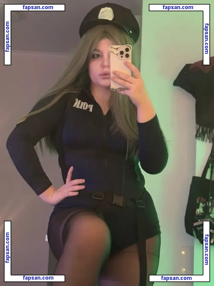 R1nari nude photo #0063 from OnlyFans