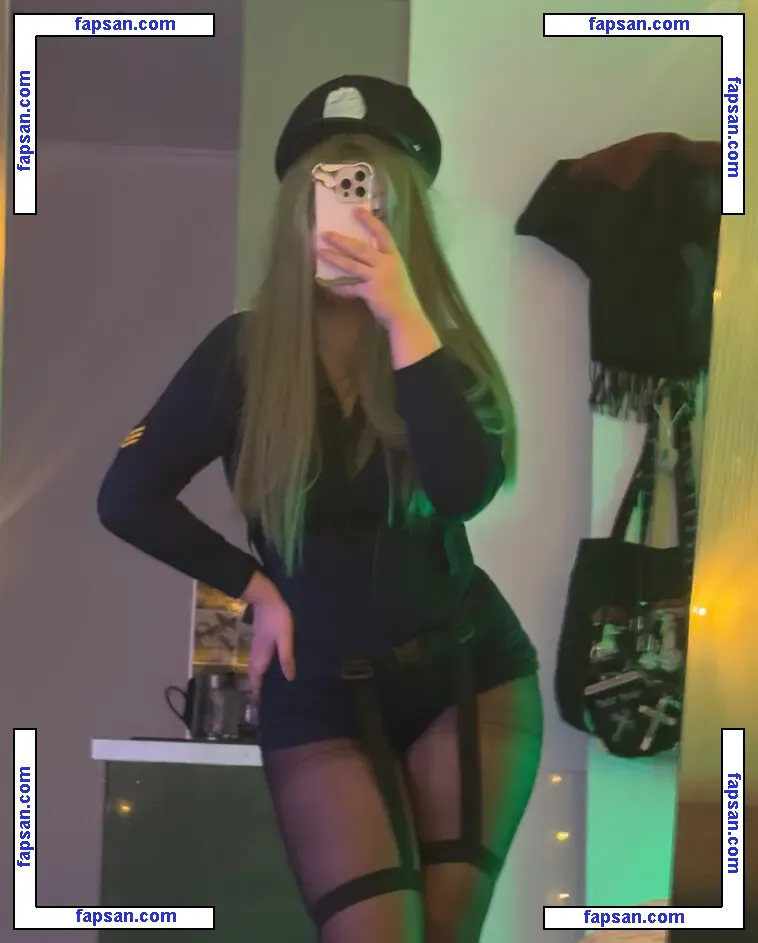 R1nari nude photo #0066 from OnlyFans