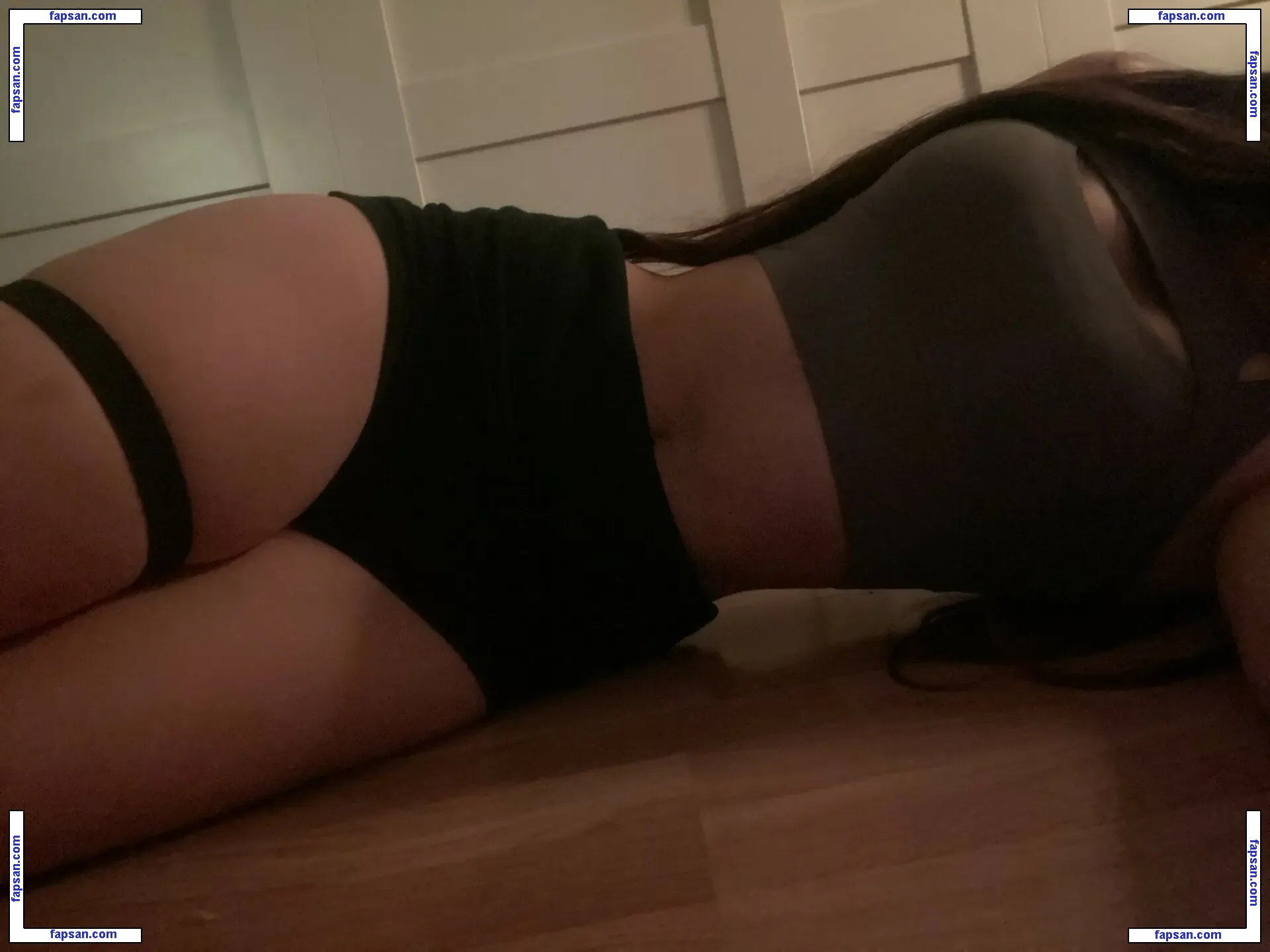 r3aliferapunzel голая фото #0005 с Онлифанс