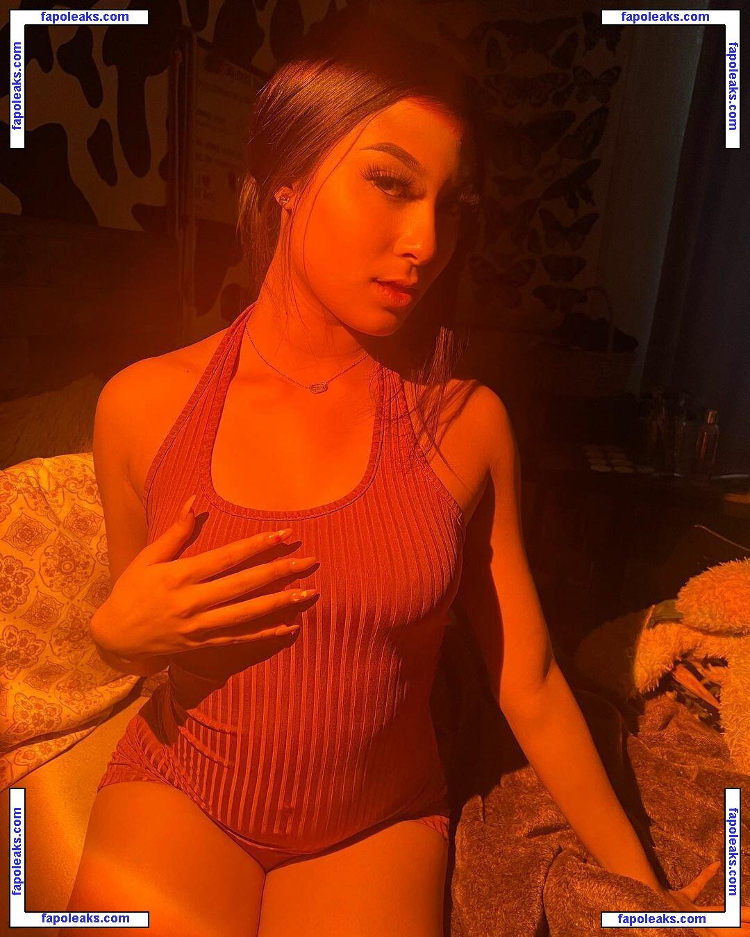 ra.rosy / ficiall.rose / qirarose / ra.rosyy nude photo #0002 from OnlyFans