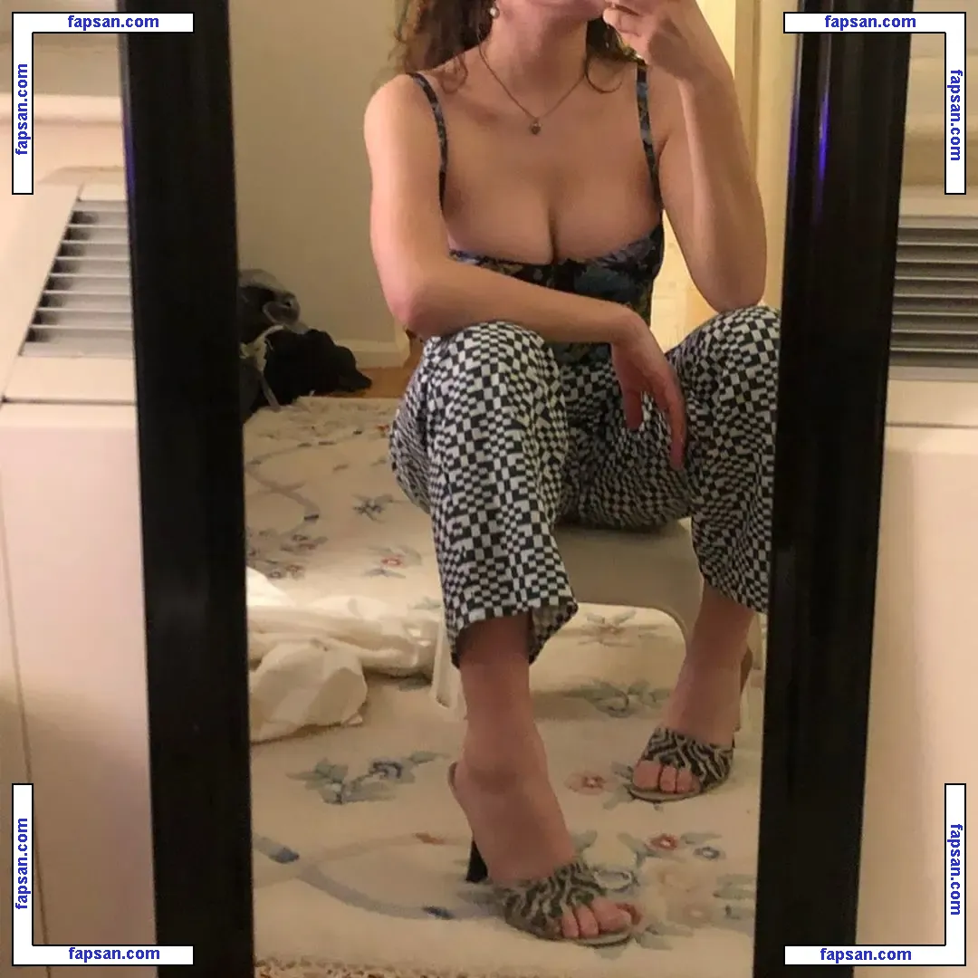 Rachel Anne Sennott nude photo #0006 from OnlyFans