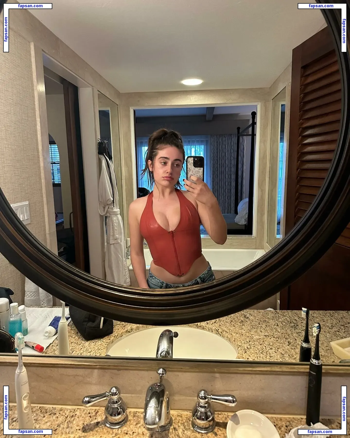 Rachel Anne Sennott nude photo #0101 from OnlyFans