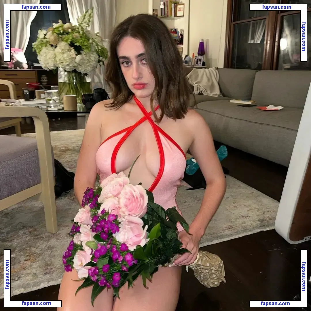 Rachel Anne Sennott nude photo #0181 from OnlyFans