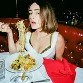 Rachel Anne Sennott nude #0293