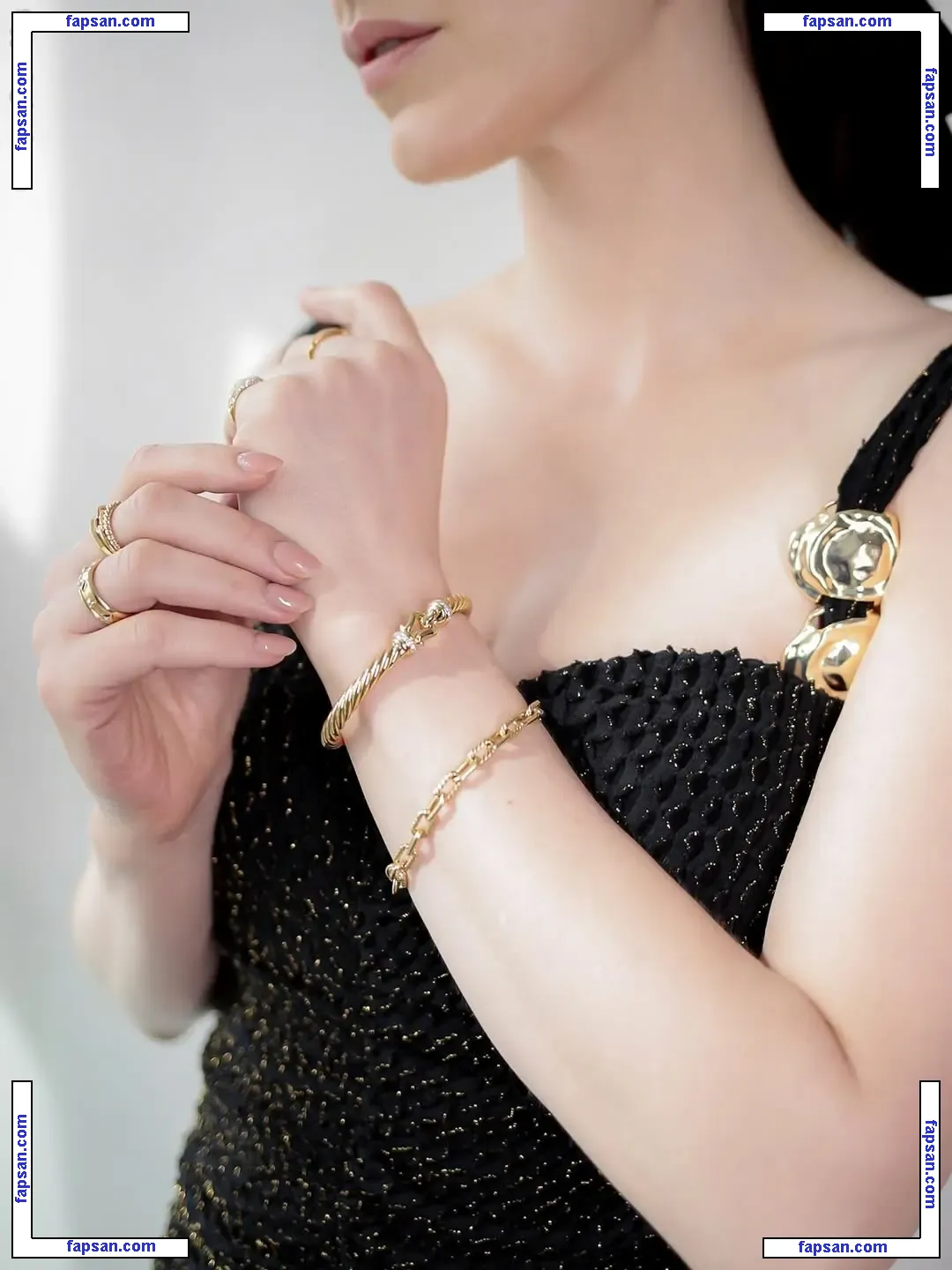 Rachel Brosnahan nude photo #0504 from OnlyFans