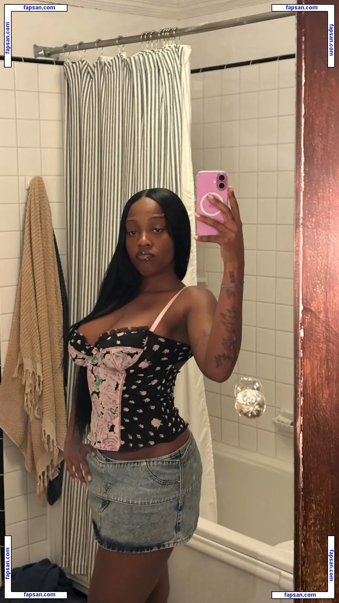 Rachel Chinouriri nude photo #0039 from OnlyFans