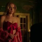 Rachel Skarsten голая #0001