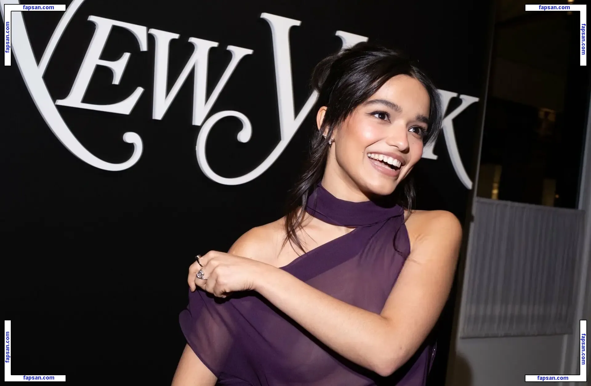 Rachel Zegler голая фото #1226 с Онлифанс