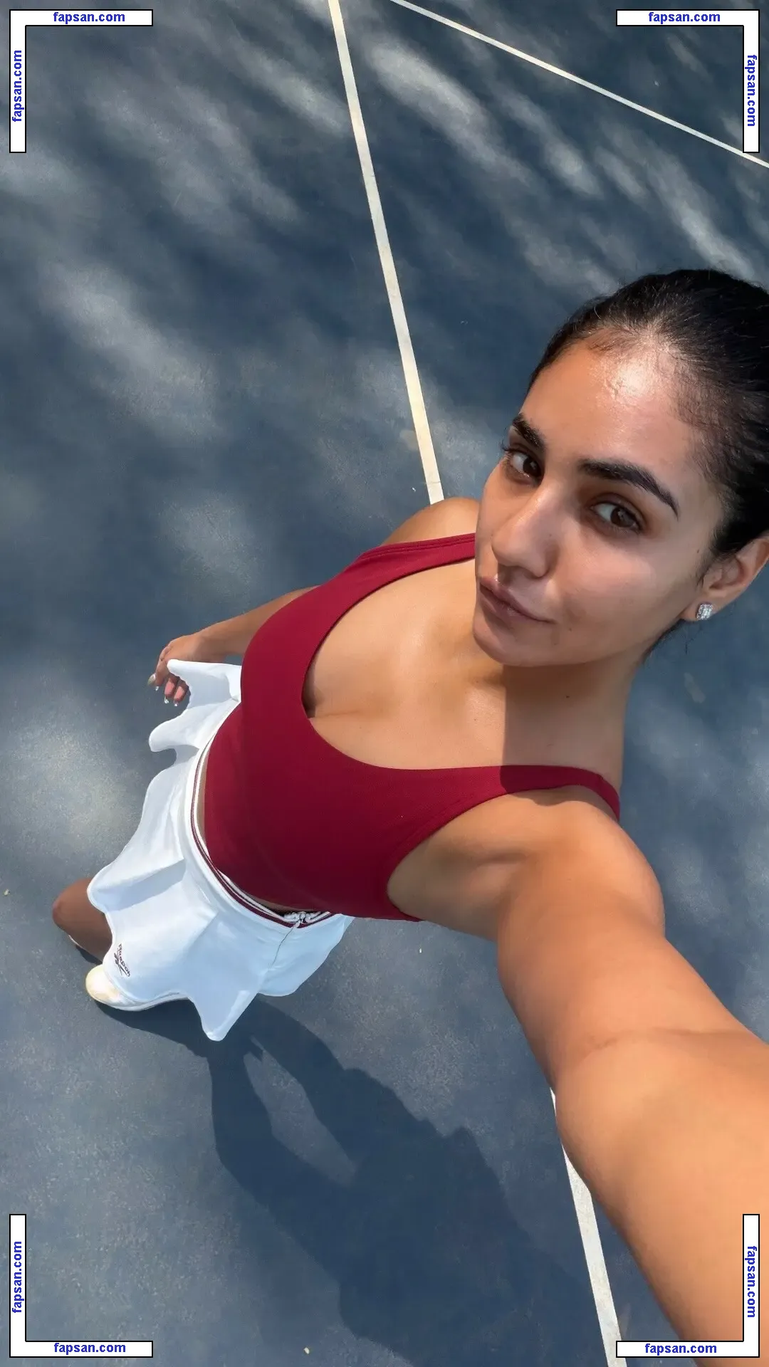 Radhika Seth голая фото #0021 с Онлифанс