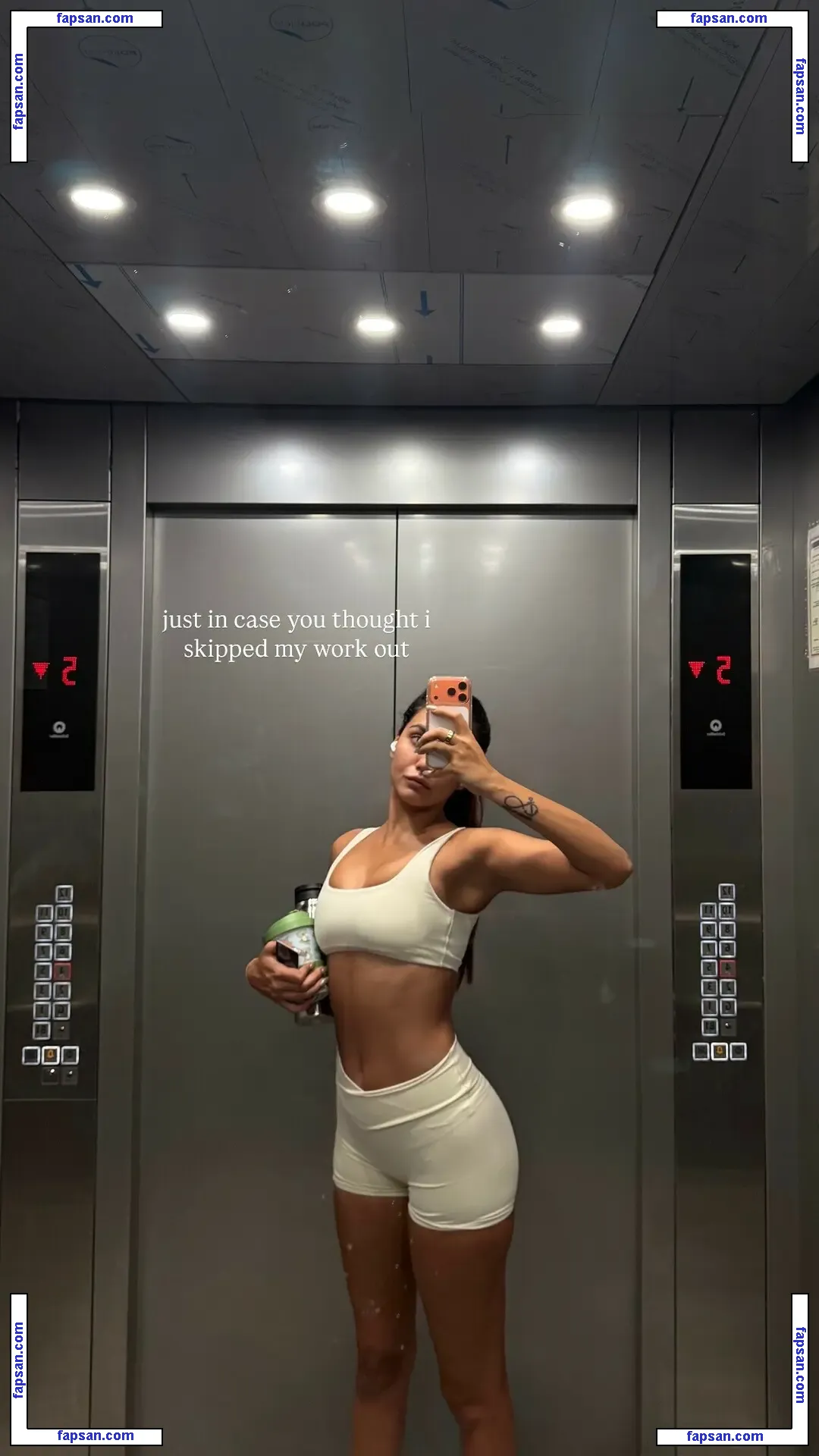 Radhika Seth голая фото #0025 с Онлифанс