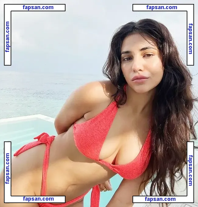 Radhika Seth голая фото #0029 с Онлифанс