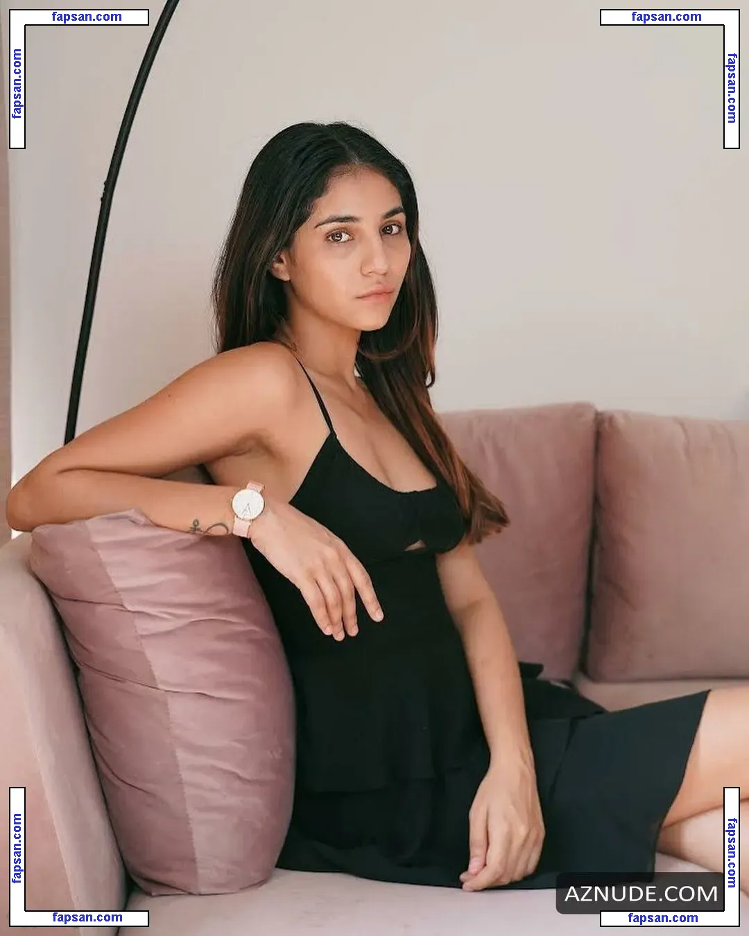 Radhika Seth голая фото #0039 с Онлифанс