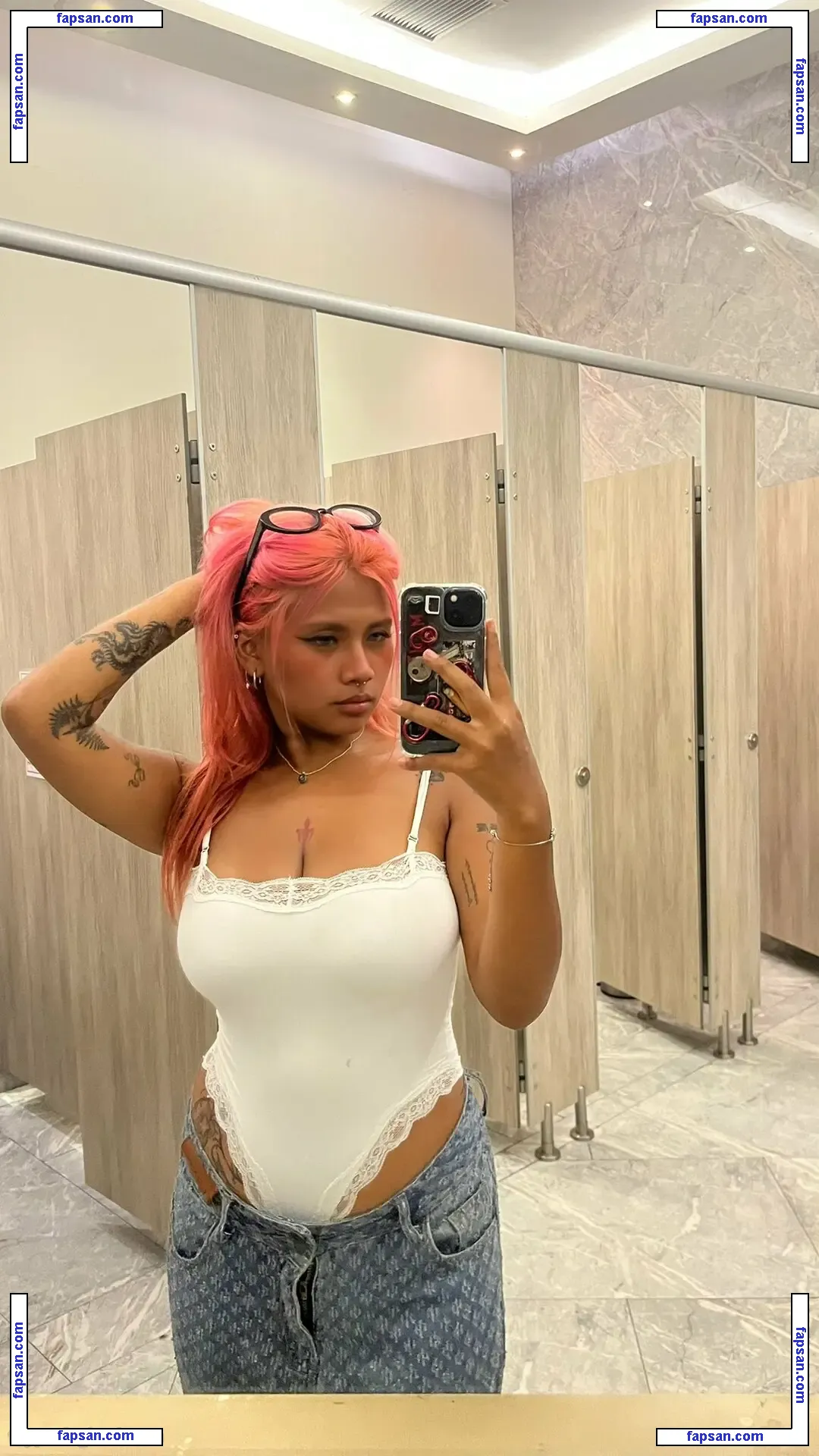 raditiajatayu голая фото #0002 с Онлифанс